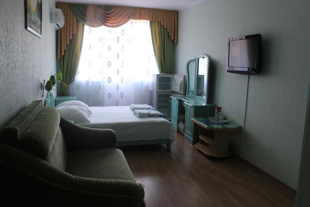 Mini-Hotel Zhemchuzhina ลาซาเรฟสโกเย ภายนอก รูปภาพ