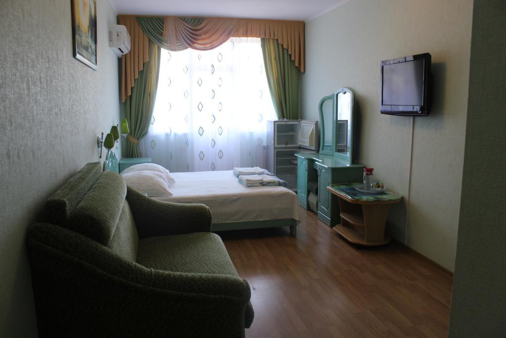 Mini-Hotel Zhemchuzhina ลาซาเรฟสโกเย ภายนอก รูปภาพ